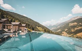 Boutique Hotel Und Chalets Bergwiesenglueck